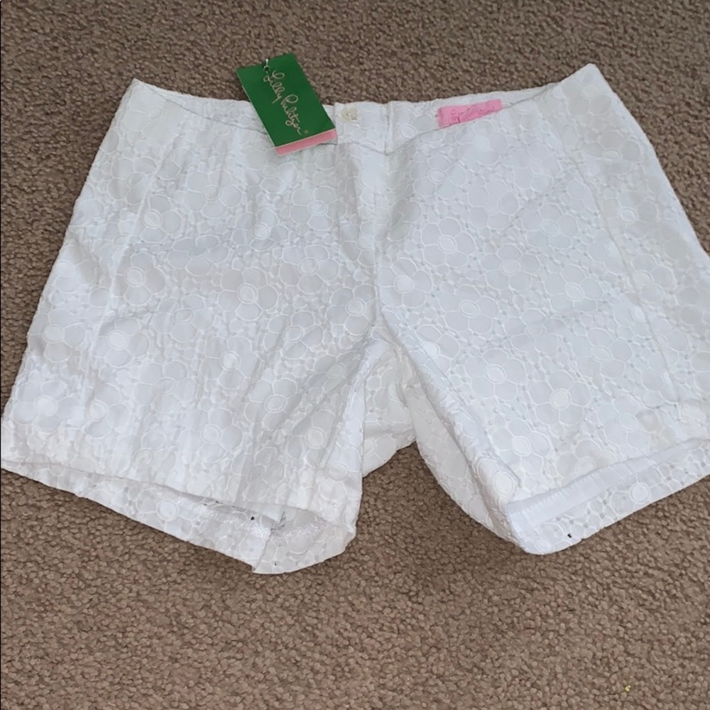 White shorts size 000